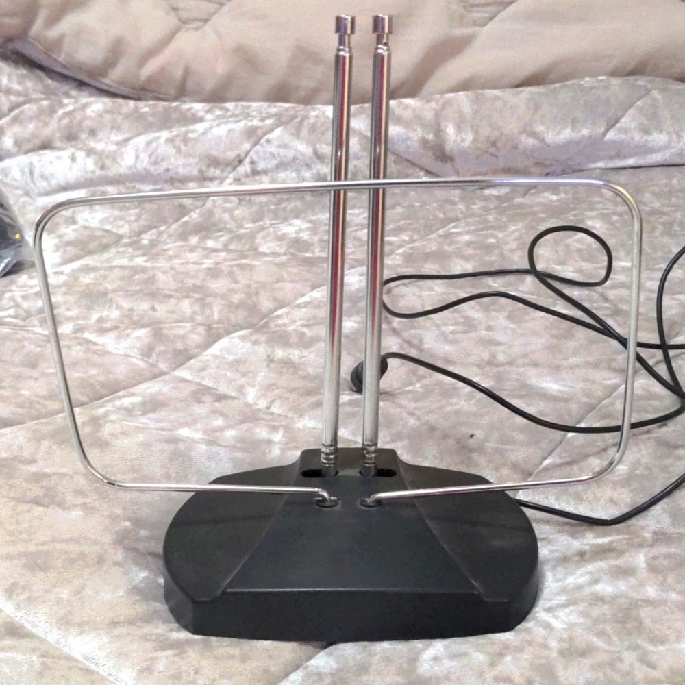 Onn. Indoor Easy Adjustable HDTV Antenna